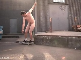 Naked Skater shows off in Public