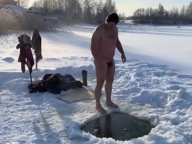 Dude jump in the ice crevice https://nakedguyz.blogspot.com